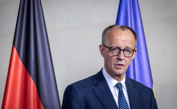 
                    Мерц заявил, что Европа &laquo;далека от обсуждения&raquo; отправки войск на Украину
                