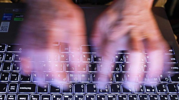 
                    В Сети выросло число программ по созданию дипфейков

        