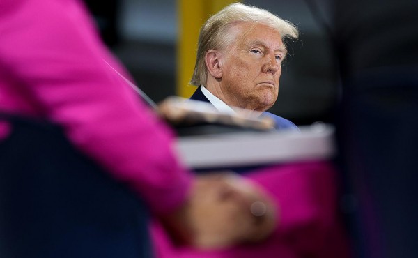
                    Лавров заявил, что Трампу дают &laquo;просеянные через сито&raquo; данные об Украине
                