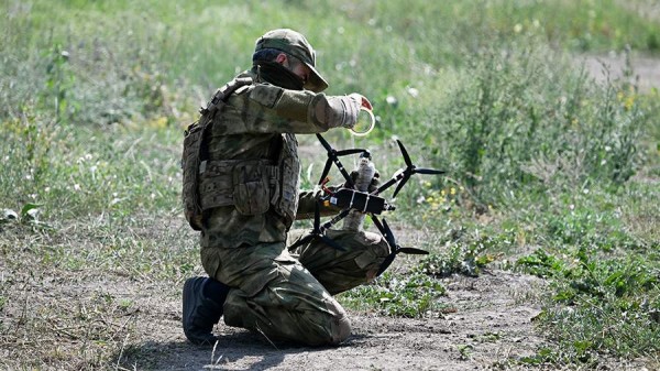 Мотострелки ВС РФ уничтожили два бронеавтомобиля ВСУ в ДНР
Мотострелки ВС РФ уничтожили два бронеавтомобиля ВСУ в ДНР