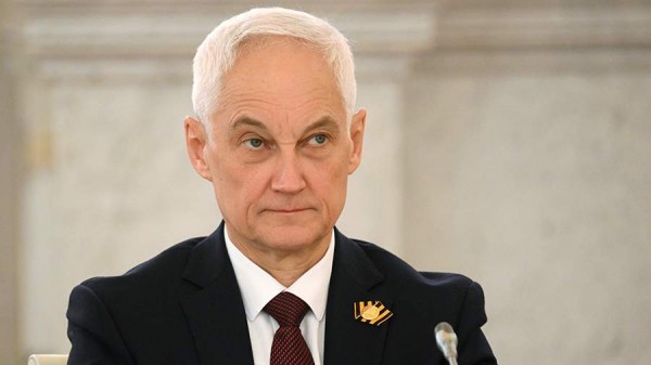 
                    Белоусов отметил развитие сотрудничества военных ведомств РФ и Казахстана

        
