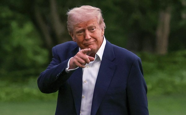 Трамп оценил объявленное Россией перемирие на день Победы
Трамп оценил объявленное Россией перемирие на день Победы