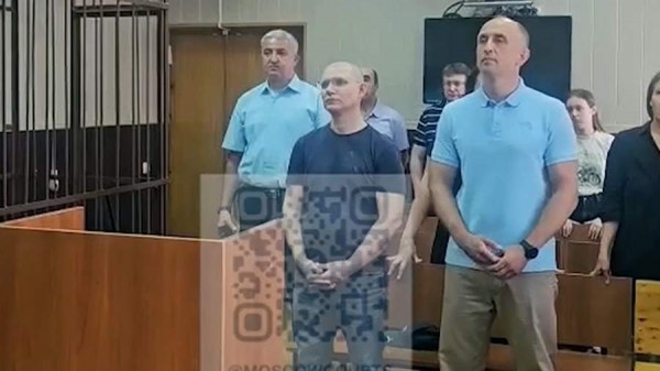 
                    Суд Москвы приговорил к восьми годам колонии бывших топ-менеджеров Бинбанка

        