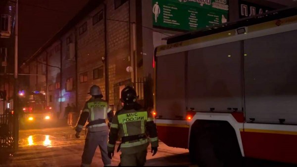 
                    В пожаре на рынке в Ингушетии пострадал один человек

        