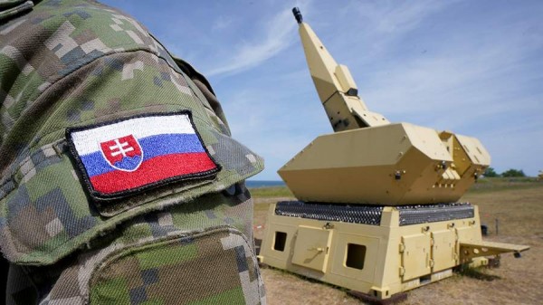 В Словакии исключили отправку войск на Украину
В Словакии исключили отправку войск на Украину