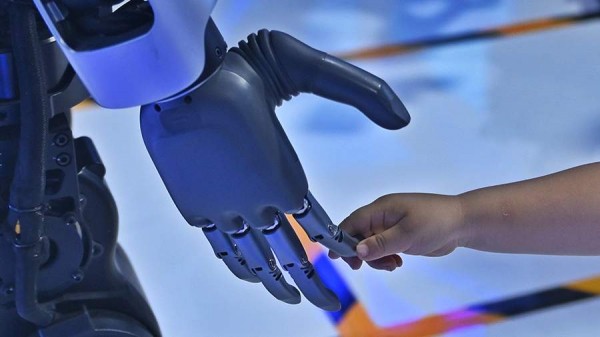 
                    В Шанхае роботы переместили исторический жилой комплекс весом 7,5 т

        