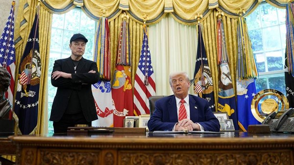 Politico сообщила о телефонном разговоре между представителями Трампа и Маска
Politico сообщила о телефонном разговоре между представителями Трампа и Маска