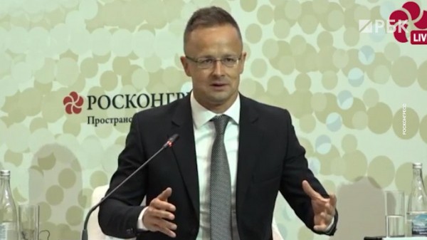 
                    Сийярто заявил, что он второй в Европе после Лаврова по сроку в должности
                