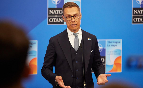 
                    Президент Финляндии оценил шансы вступления Украины в НАТО при Трампе
                