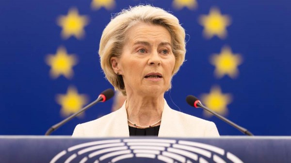 
                    Фон дер Ляйен предложила ввести санкции против танкеров и нефтепродуктов из РФ

        