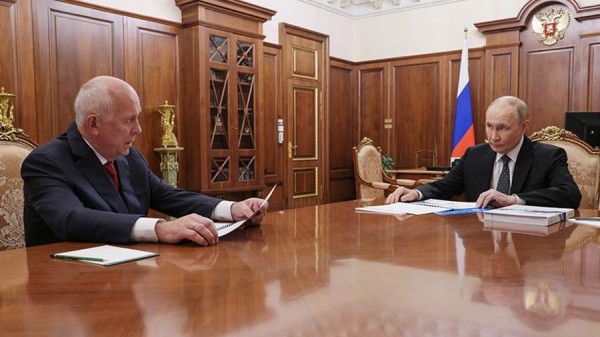 
                    Глава &laquo;Ростеха&raquo; доложил Путину о росте выручки госкорпорации на 27% в 2024 году

        