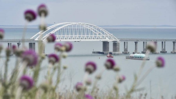 
                    В Минтрансе сообщили об отсутствии затруднений при движении по Крымскому мосту

        