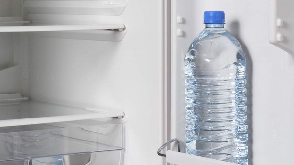 
                    Диетолог предупредила об опасности холодной воды в жару

        