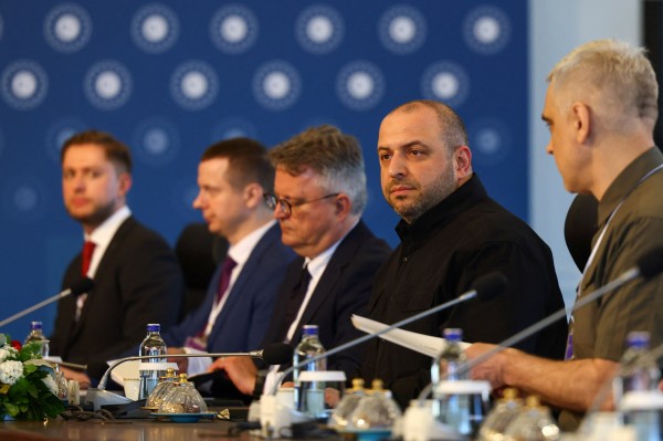 Reuters узнал о письме США к другим странам насчет пошлин
Reuters узнал о письме США к другим странам насчет пошлин