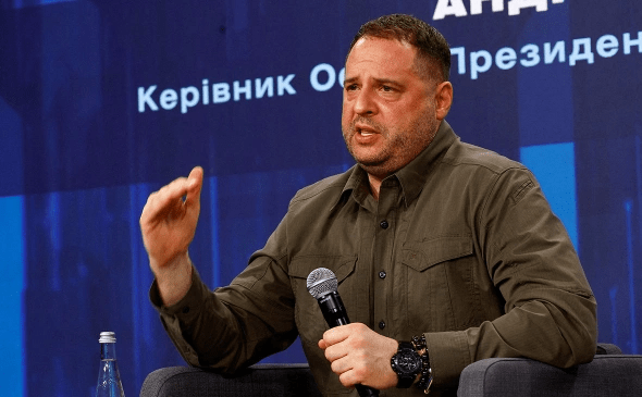 
                    Зеленский переназначил ушедшего главу Сухопутных сил на новый пост
                