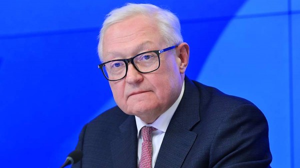 Рябков заявил о встревоженности России из-за удара США по Ирану
Рябков заявил о встревоженности России из-за удара США по Ирану