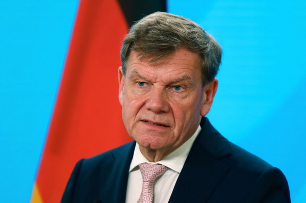 
                    Orlen прекратит поставлять российскую нефть в Чехию
                