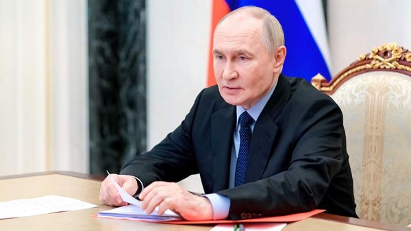 Путин выслушал доклады по ЧП от губернатора Брянской области и руководителя РЖД
Путин выслушал доклады по ЧП от губернатора Брянской области и руководителя РЖД