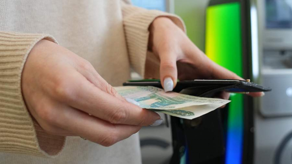 Экономист дал рекомендации по избежанию блокировки банковских счетов
Экономист дал рекомендации по избежанию блокировки банковских счетов