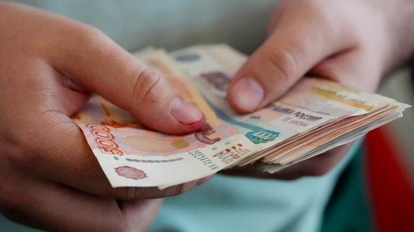 
                    Объем просрочек по кредитам физлиц достиг 1,5 трлн рублей

        