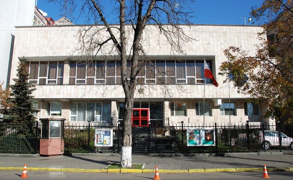 
                    Польша обвинила Россию в ударе, затронувшем ее посольство в Киеве
                