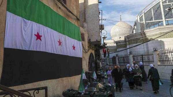 
                    Политолог назвал отмену санкций против Сирии геополитическим разворотом

        