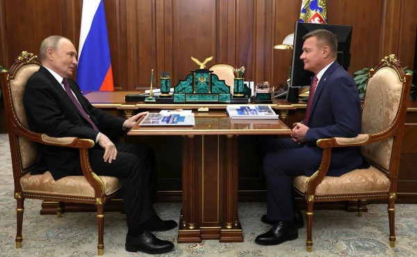 
                    Путин уволил Старовойта с поста главы Минтранса
                