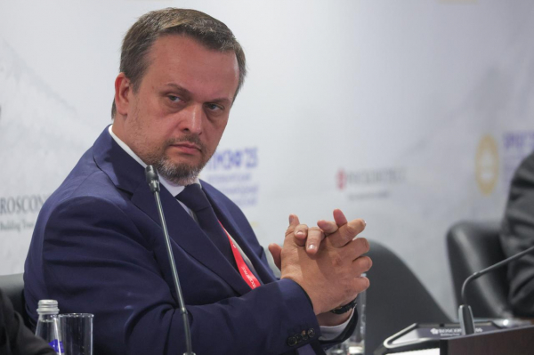 
                    Правительство одобрило проект закона о рубках на Байкале
                