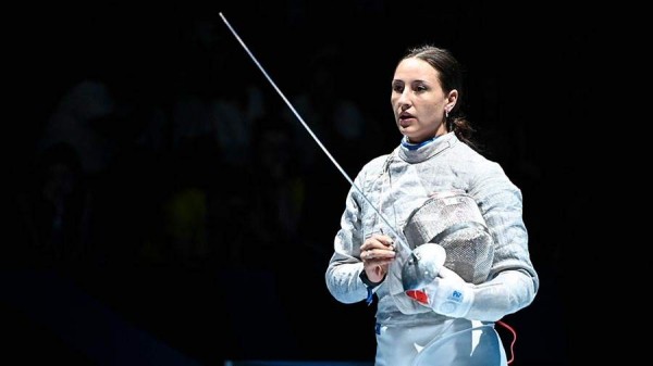 
                    Российская саблистка Егорян стала трехкратной чемпионкой мира по фехтованию

        