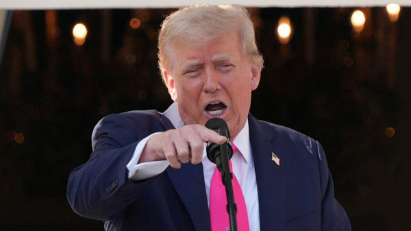 
                    Трамп заявил о намерении устроить России &laquo;сюрприз&raquo;

        