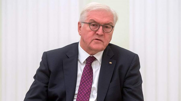 
                    Президент Германии выступил за возвращение всеобщей воинской повинности

        