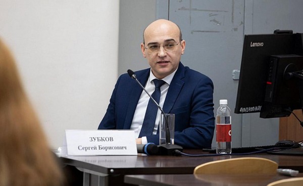 
                    Адвокаты и Клишас поспорили о сроке для обманутых мошенниками террористов
                
