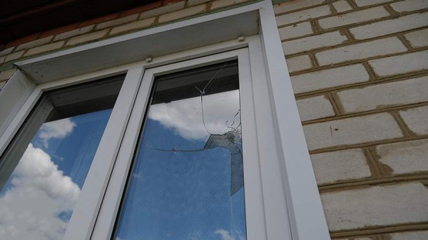 
                    Многоквартирный дом получил повреждения из-за атаки БПЛА ВСУ в Горловке

        