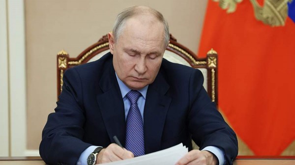 Путин учредил новое управление в составе администрации президента
Путин учредил новое управление в составе администрации президента