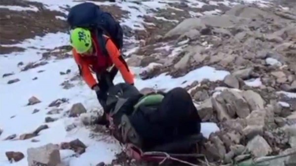 Бельгийца со сломанной ногой спасли в горах в Казахстане на высоте 4 тыс. м
Бельгийца со сломанной ногой спасли в горах в Казахстане на высоте 4 тыс. м