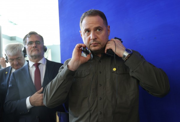 Мединский заявил о «мучительном торге» за возвращение граждан с Украины
Мединский заявил о «мучительном торге» за возвращение граждан с Украины