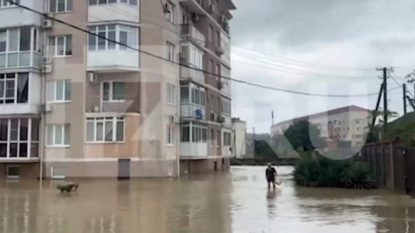 
                    В Краснодарском крае подтопило 70 придомовых территорий и 34 дома

        