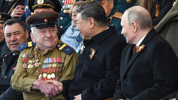Сидевшему рядом с Путиным и Си Цзиньпином ветерану исполнилось 100 лет
Сидевшему рядом с Путиным и Си Цзиньпином ветерану исполнилось 100 лет
