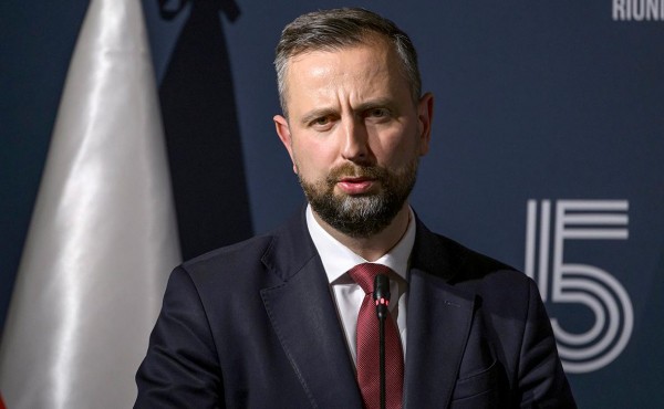 Польша будет блокировать вступление Украины в ЕС за Волынскую резню
Польша будет блокировать вступление Украины в ЕС за Волынскую резню