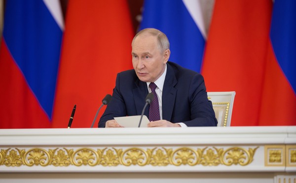 Мединский заявил о «мучительном торге» за возвращение граждан с Украины
Мединский заявил о «мучительном торге» за возвращение граждан с Украины