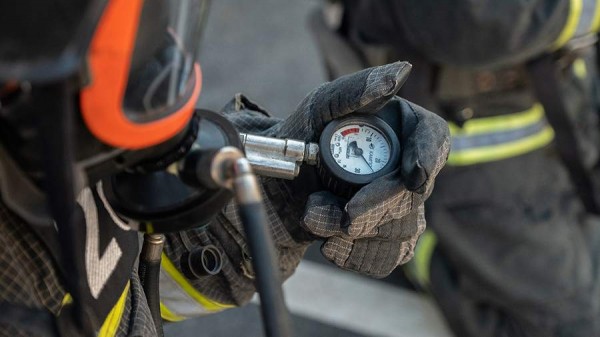 
                    В Кургане потушили пожар после прорыва газовой трубы

        