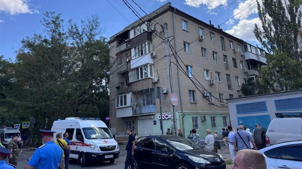 
                    В Ростове-на-Дону ввели локальный режим ЧС после атаки БПЛА

        