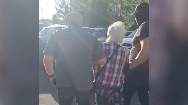 Спецслужбы Украины завербовали пятерых пенсионерок для терактов на территории РФ
Спецслужбы Украины завербовали пятерых пенсионерок для терактов на территории РФ