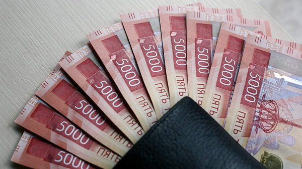 
                    В Орловской области женщина выиграла 120 млн рублей в моментальной лотерее

        