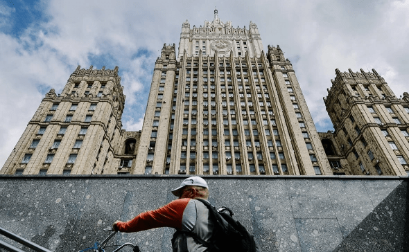 В Сирии приняли делегацию из России во главе с Новаком
В Сирии приняли делегацию из России во главе с Новаком
