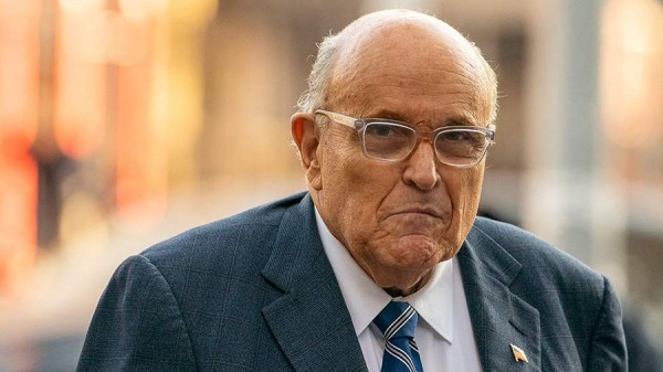 
                    Экс-адвокат Трампа Джулиани попал в ДТП в Нью-Гэмпшире

        