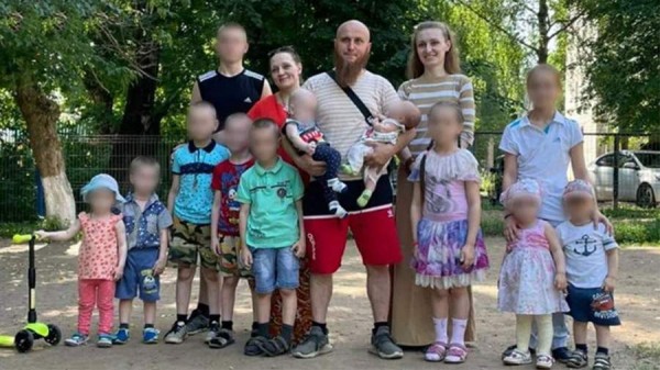 
                    СК возбудил дело после обвинений многоженца Сухова в домогательствах к дочери

        