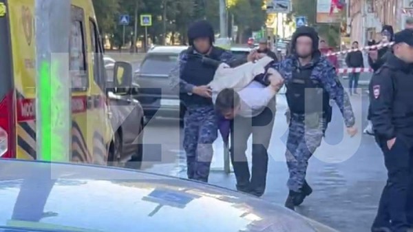 
                    В Москве задержали нанесшего смертельное ранение замруководителю филиала банка

        