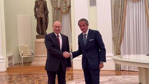 
                    Путин встретился с главой МАГАТЭ Гросси в Кремле

        