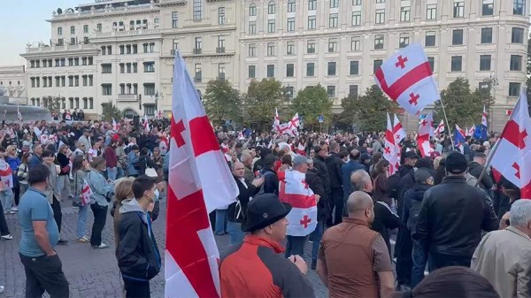 
                    В Тбилиси начались протесты против правящей партии &laquo;Грузинская мечта&raquo;

        
